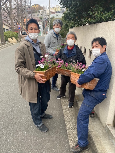 子安の丘みんなの家　プランターづくり